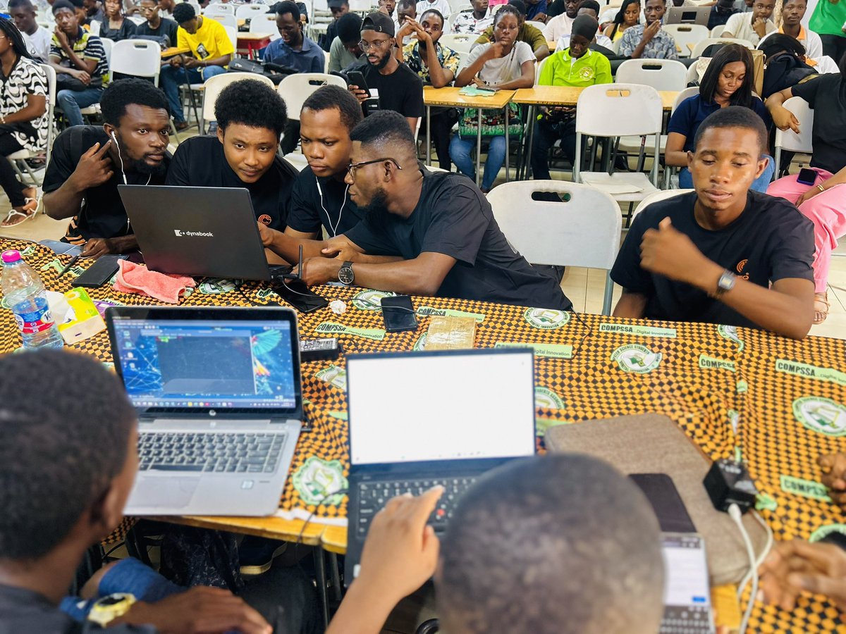 atu_compssa's tweet image. Accra Technical University&apos;s Computer Science department rocked a hackathon, and the winners took home some awesome prizes: 4k for the champs and 1k for the runner-ups! 💻🏆 #HackathonVibes #AccraTechU #ComputerScience #InnovationNation