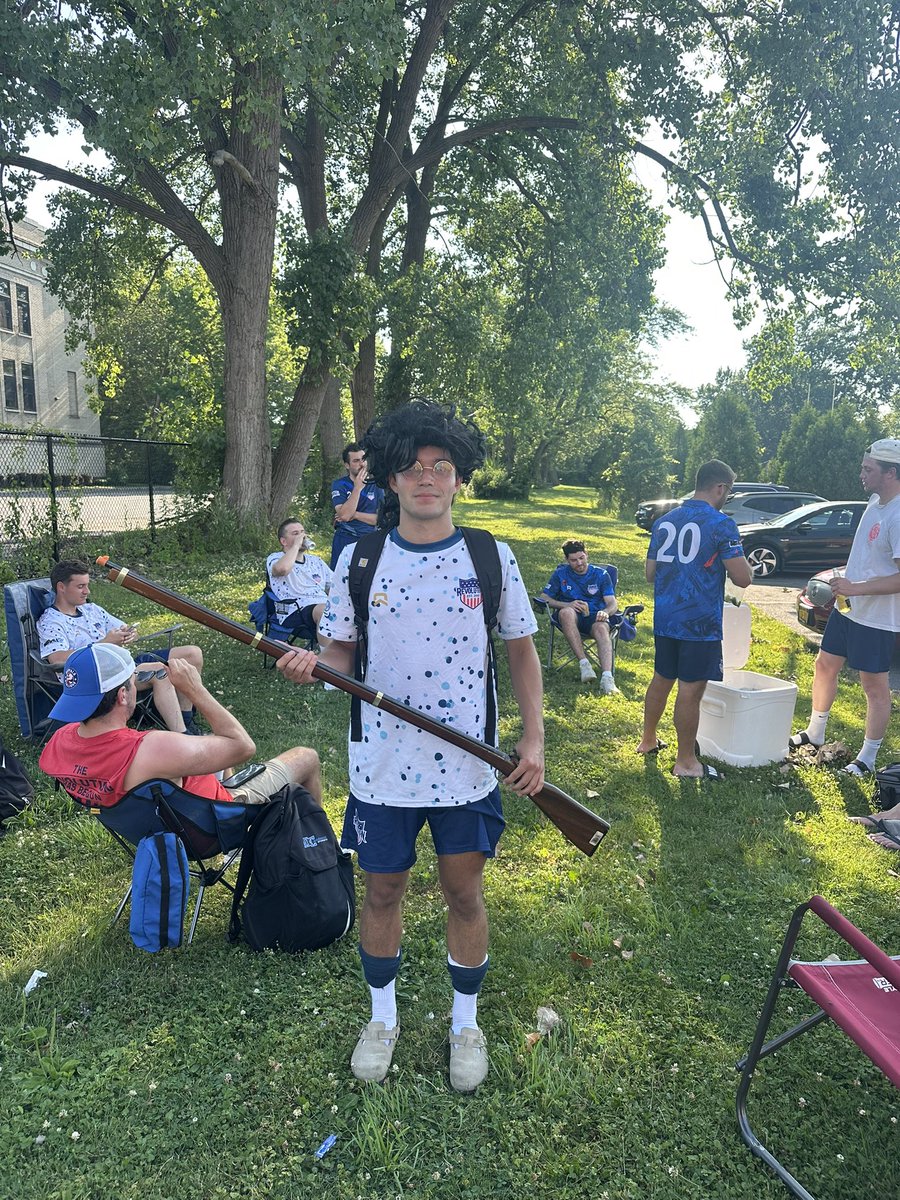 This week’s #ColonialMOTM goes to Jason “the Apple Boy” Vullo with FOUR helpers in the effort🔥