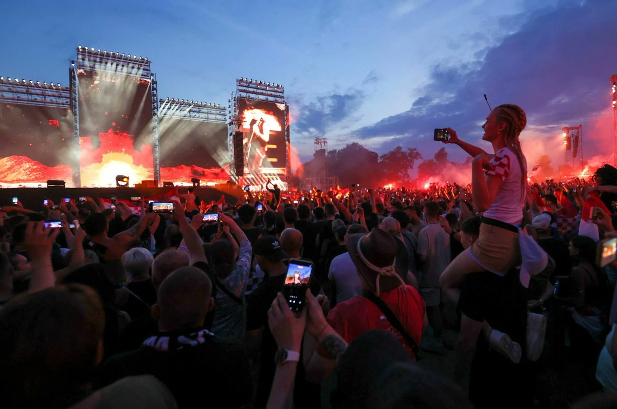 Janša Levici: “Ste sramota ne samo za Slovenijo, ampak za ves normalen svet”
demokracija.si/izpostavljeno/…