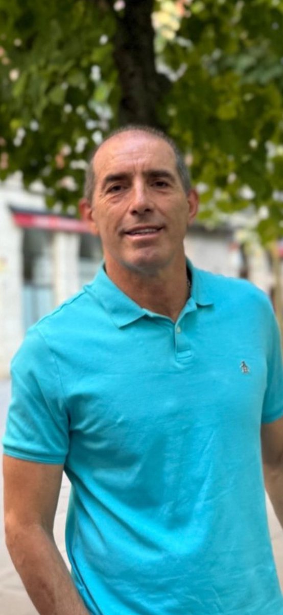 Guillermo Almada ya está  en Valladolid, nuevo look y primeras observaciones .
Si pide jugadores?
Saldrán de lo último que vio y tuvo en México ?
