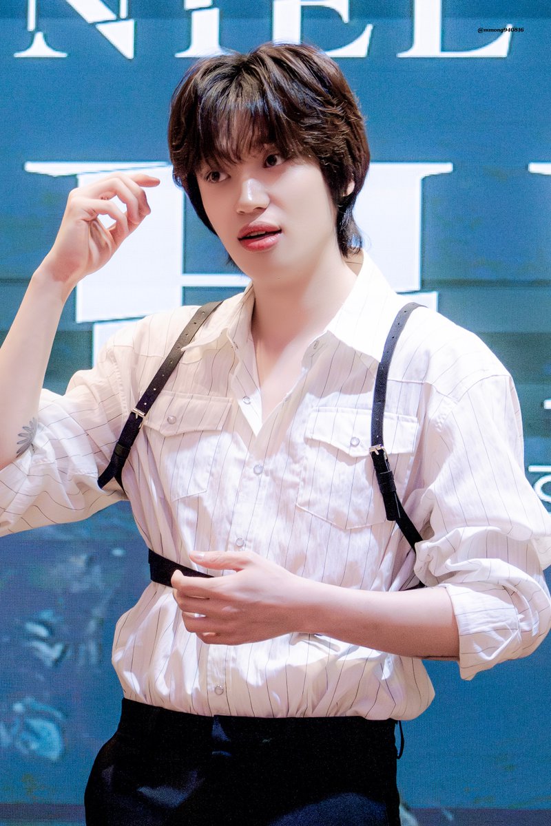 250704 라이징스타 팬사인회 
반전매력✨

#니엘 #NIEL