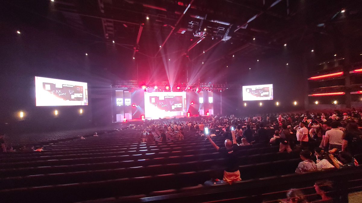 Phant0mFox's tweet image. THIS BIHH BIG

#AnimeExpo #AnimeExpo2025