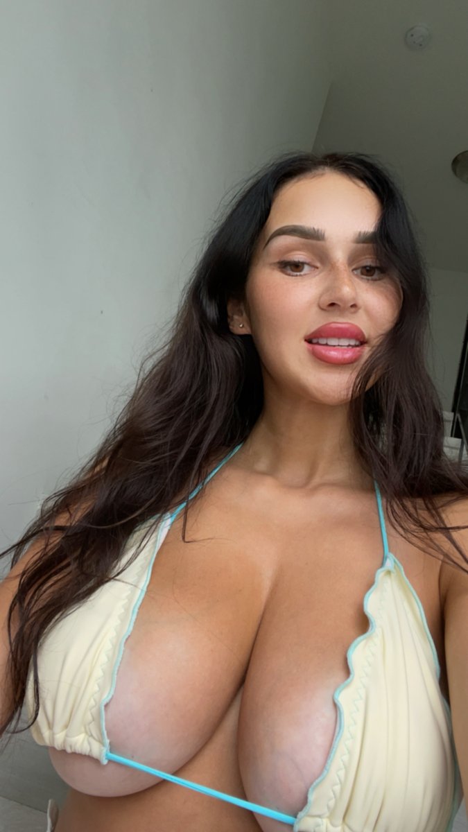 whats the first thing you noticed in this ... and dont lie