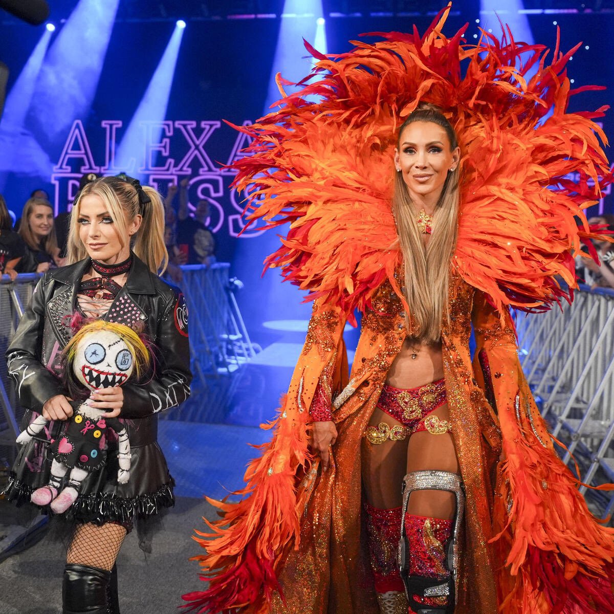AbideMyAlibi's tweet photo. How is started 💁🏻‍♀️
To
How it ended 💅
Says it all really. 
#SmackDown 
@UnmatchedWWE https://t.co/ps63eJx1Sa