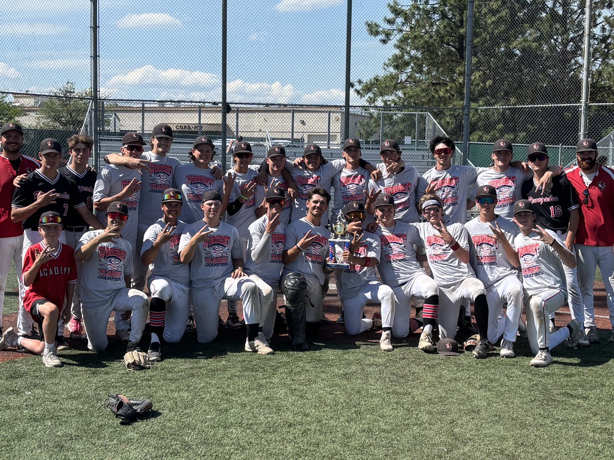 🏆 🏆 SPOKANE WOOD BAT CLASSIC CHAMPIONS🏆🏆

Renegades defeat Spokane Expos 3-2 to go 6-0-1 on the weekend and capture the championship!! 

#RenegadeBall #AHPFamily