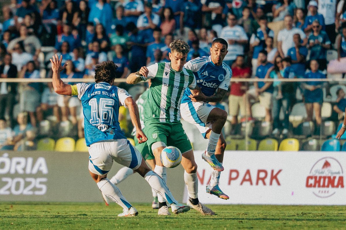 Julio César Núñez (@jcnfutbol11) on Twitter photo El ex <a href="/MOTAGUAcom/">Fútbol Club Motagua</a> Rodrigo Auzmendi fue titular y jugó todo el partido que el <a href="/CAB_oficial/">Club A. Banfield</a> de <a href="/TroglioPedro/">Pedro Troglio</a> perdió en Vitoria, Espirito Santo,Brasil ante el <a href="/Cruzeiro/">Cruzeiro 🦊</a> de Belho Horizonte! El ex <a href="/MOTAGUAcom/">Fútbol Club Motagua</a> Rodrigo Auzmendi fue titular y jugó todo el partido que el <a href="/CAB_oficial/">Club A. Banfield</a> de <a href="/TroglioPedro/">Pedro Troglio</a> perdió en Vitoria, Espirito Santo,Brasil ante el <a href="/Cruzeiro/">Cruzeiro 🦊</a> de Belho Horizonte!