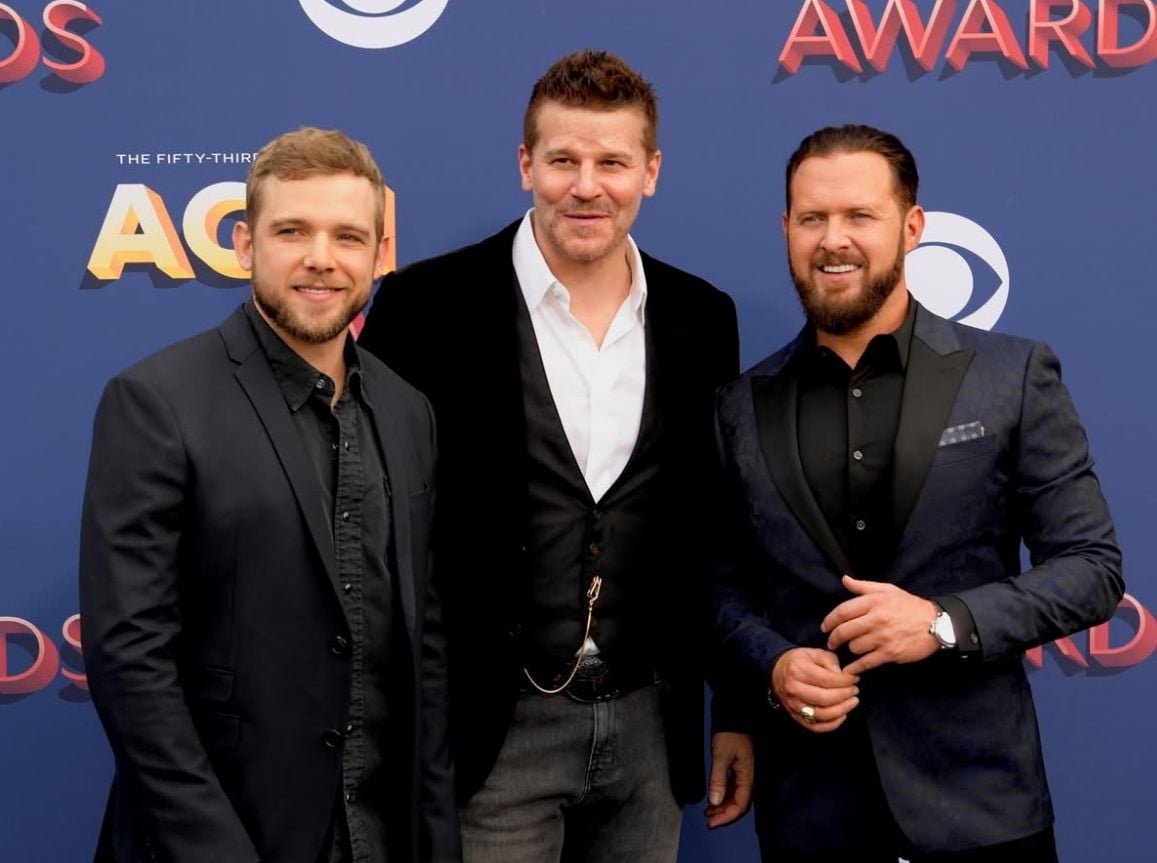 AjohnBuckley's tweet image. Me and the boys. #SEALTeam