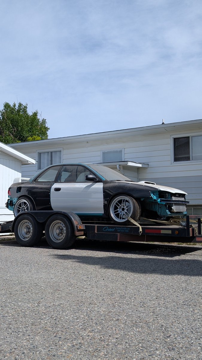 The SR202B gc8 is off to get the engine/trans mounts made and also the intercooler piping