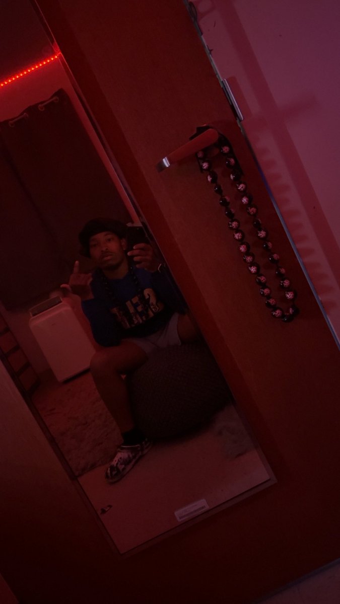 Řyźoo⚜️🌚 tweet media