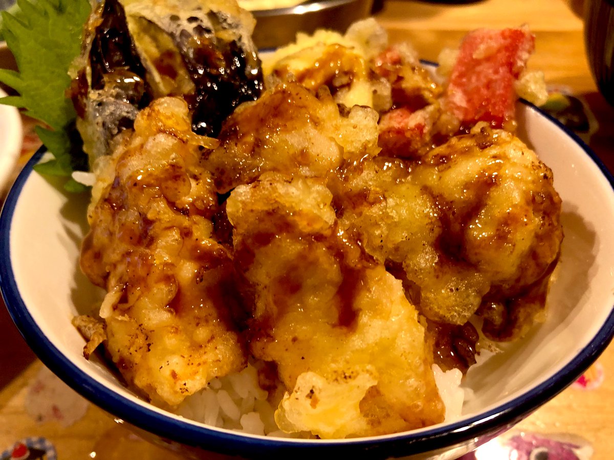 dOq0XW's tweet image. タル鶏天ぶっかけうどん作りました。
天ぷらをつまみにお酒を飲み、
ラストは天丼です🍚
ヘルシーとは…？🤔

#おうちごはん #丸亀製麺