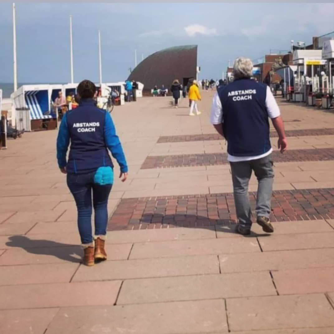 😂😂😂

Ich glaube ja, dass solche Jobs diesen Menschen heute nicht mal peinlich sind...