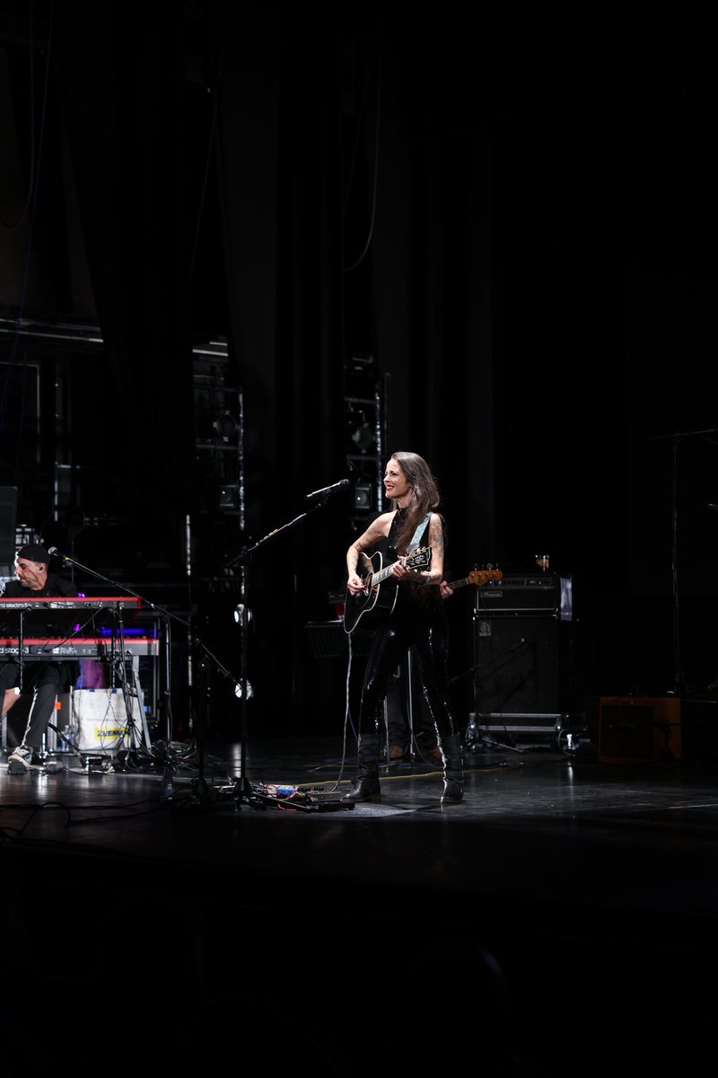 ❤️‍🔥  El #44FGC arde con @vegaoficial 🔥 Su IGNIS prende el Gran Teatro con el primer sold out de la edicición en este icónico e histórico lugar de Córdoba.

La artista y el calor del público se han fundido en una cita imprescindible e inolvidable para el #FestivalGuitarraCordoba