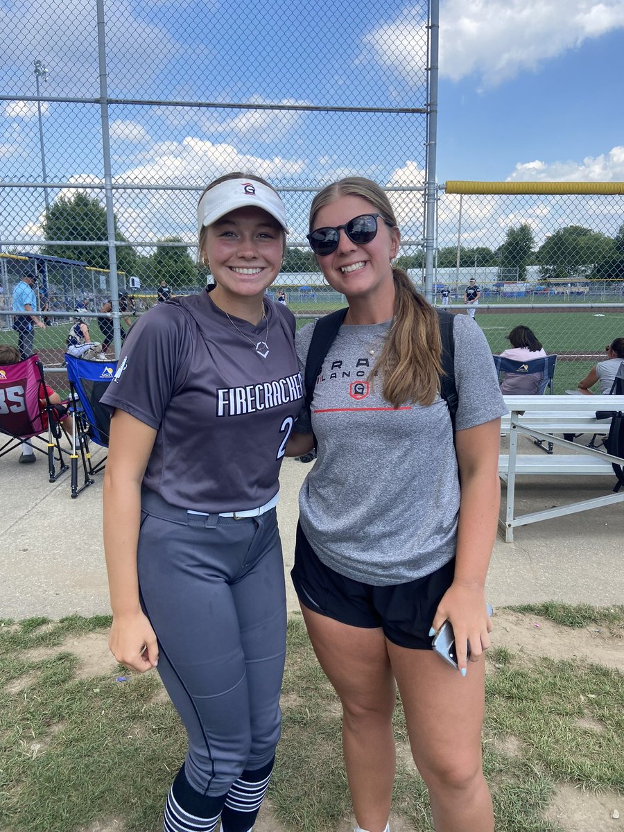 Molly Jones tweet media