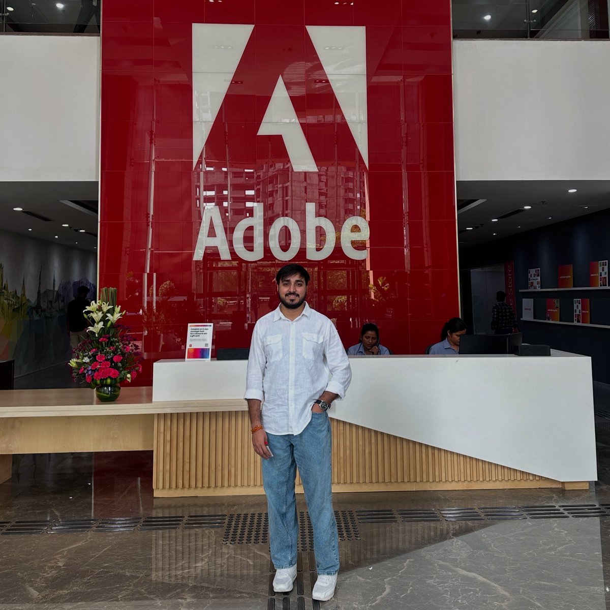 DesignSubway's tweet photo. I started learning Photoshop in 2020 with no money, no mentor, and no direction.
Taught myself design.
Started teaching others for free.
Faced a breakdown when my mom had a heart attack. Got back up.
Now I’ve been invited by Adobe for a major project
This is just the beginning🙏 https://t.co/n6hZmoJZ2m