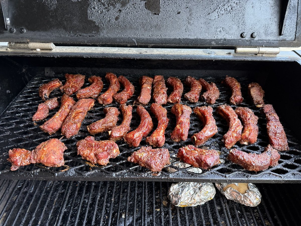 Party ribs for dinner.  Ribs on a Sunday is tough ask when the pit master is a preacher and doesn’t get home until two in the afternoon.