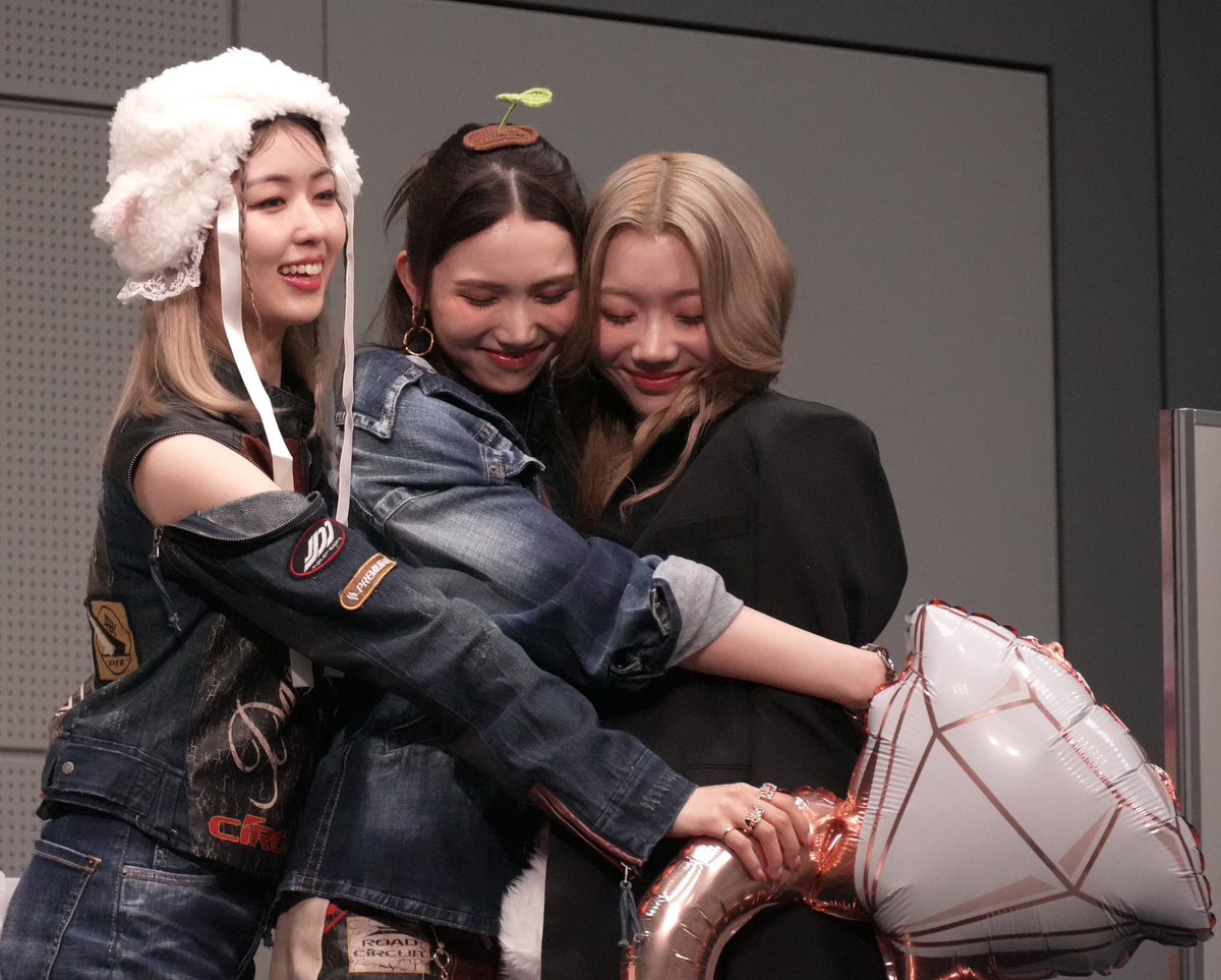 ISSUE_全員サイン会