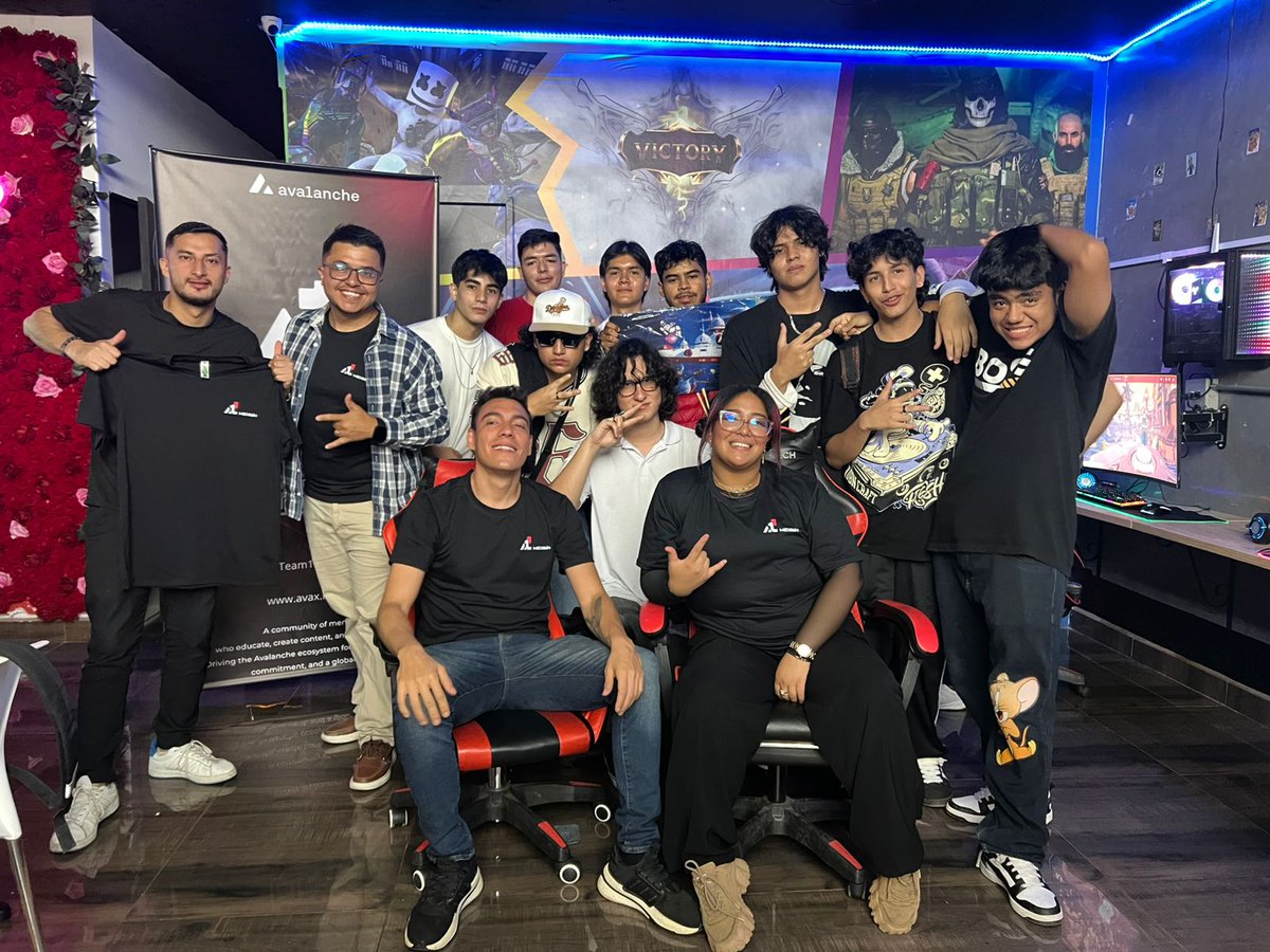 Cyber Paisa🔺 (@cyber_paisa) on Twitter photo Last night Medellín felt the power of real gaming.
Team1 lit up La Grietta with our first Game Night playing BloodLoop.
Tournaments, prizes, pizza, Core wallets, and pure energy with <a href="/fedecoldeNal/">Federación Colombiana de Deportes Electrónicos</a> and Proliga Antioquia.
The vibe was real. The community is growing.
And this is Last night Medellín felt the power of real gaming.
Team1 lit up La Grietta with our first Game Night playing BloodLoop.
Tournaments, prizes, pizza, Core wallets, and pure energy with <a href="/fedecoldeNal/">Federación Colombiana de Deportes Electrónicos</a> and Proliga Antioquia.
The vibe was real. The community is growing.
And this is