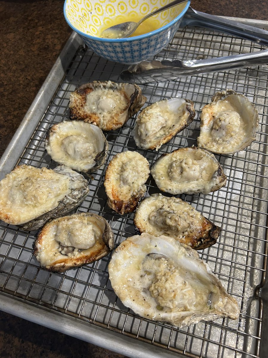 Chargrilled oysters for dinner, cheesy garlic buttery goodness!