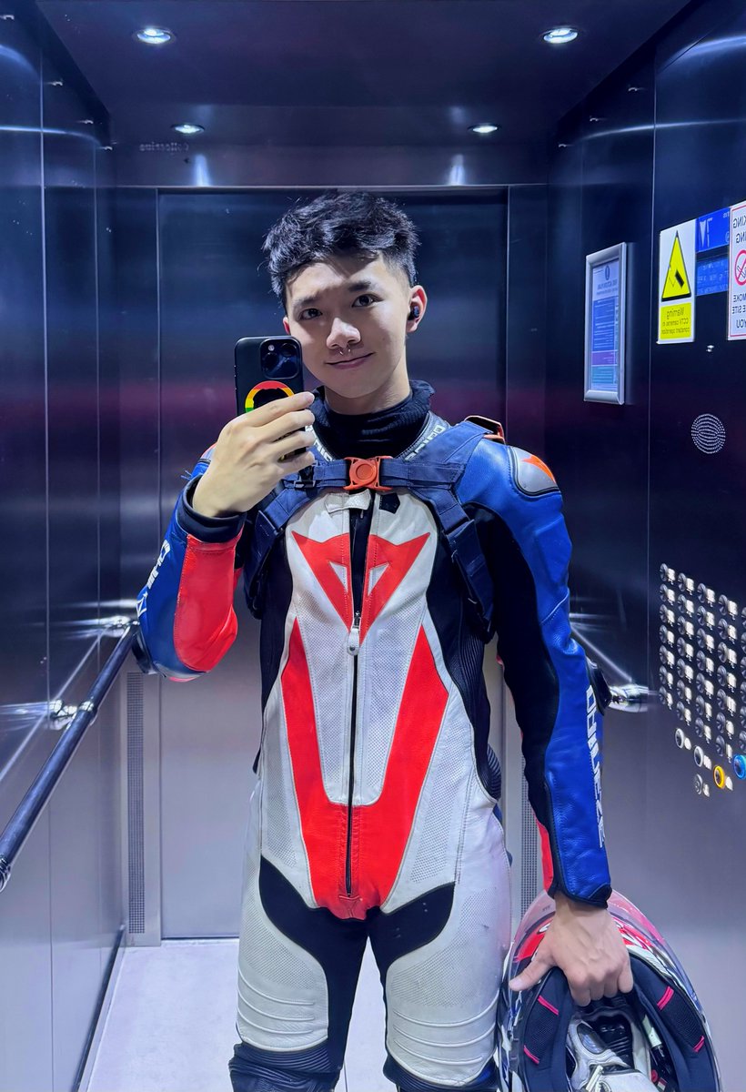 London fetish week day 1 done ☑️
<a href="/ReconNews/">Recon</a>