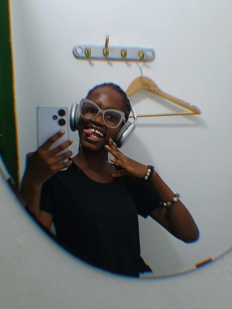 Cherishkeche's tweet photo. Busy but still tryna be consistent 🥹🩶

#cherishkeche #influencerinthemaking #model #smm #socialmediamanagers #fashionmodel #contentcreator https://t.co/zSO3QG8QWR