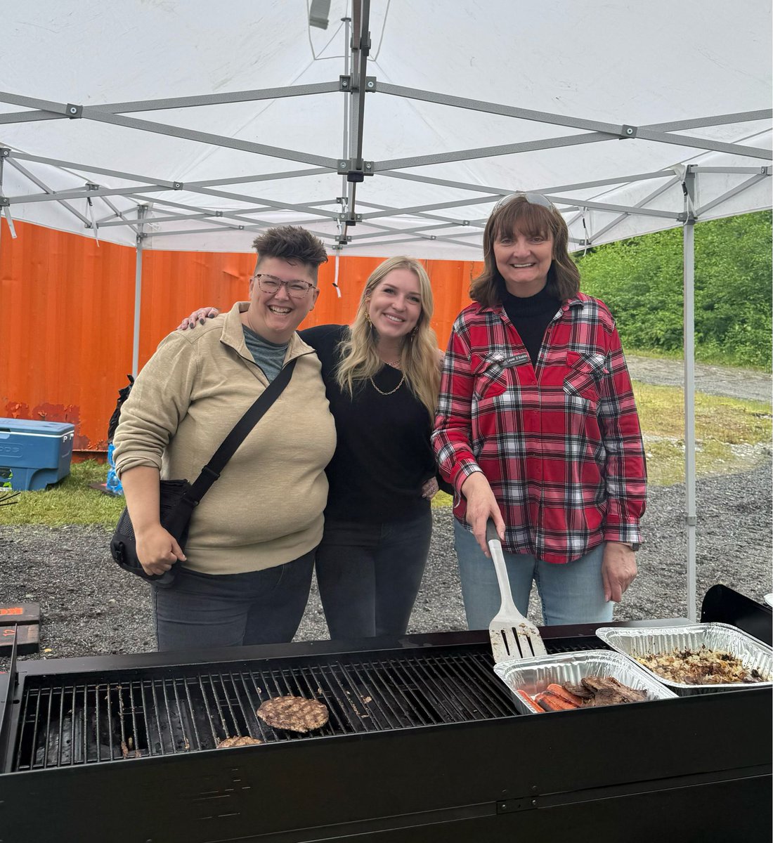 ClaireRattee's tweet image. Had a great time at the community BBQ at the shooting range yesterday! It was an awesome turnout, and such a fun way to spend an afternoon.
A big shoutout to these lovely ladies for doing an incredible job on the grill and keeping everyone well-fed — you crushed it!