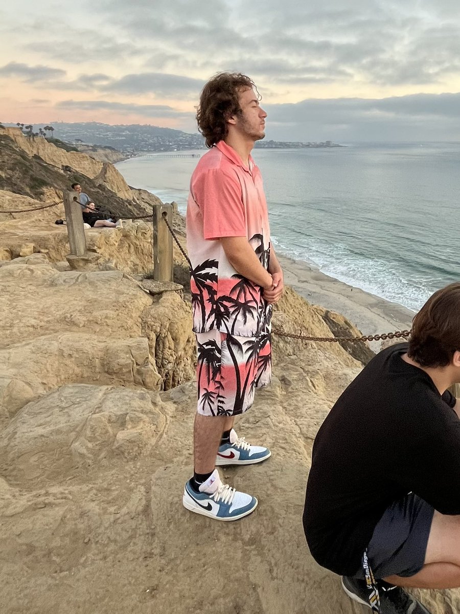 locobootea's tweet photo. la jolla https://t.co/lMMDqriTlQ