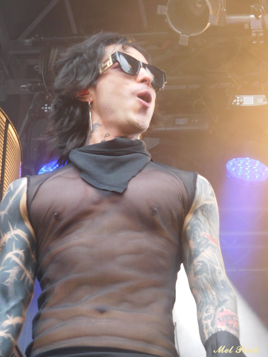 Konzertgeherin's tweet photo. 2025-07-05
25 Jahre Castle Rock
Tag 2 - Lacrimas Profundere
@Lacrimasoff
#CastleRockFestival #25JahreCastleRock #Tag2 #LacrimasProfundere https://t.co/zvspEaI1tx