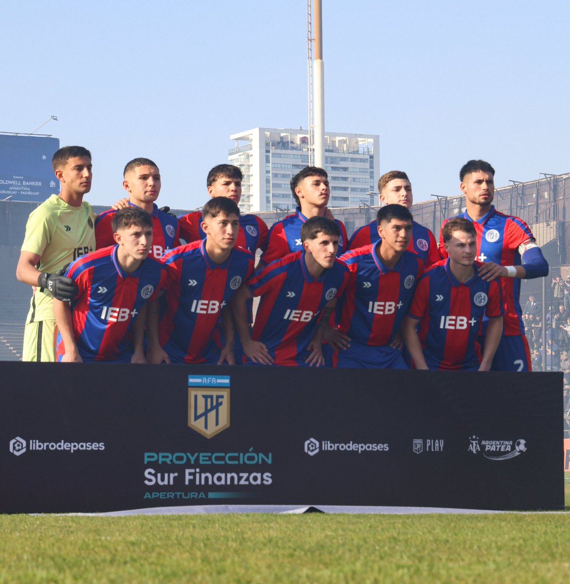 ¡Felicitaciones a estos muchachos y su CT! Dos finales en 6 meses. 💙❤️💙