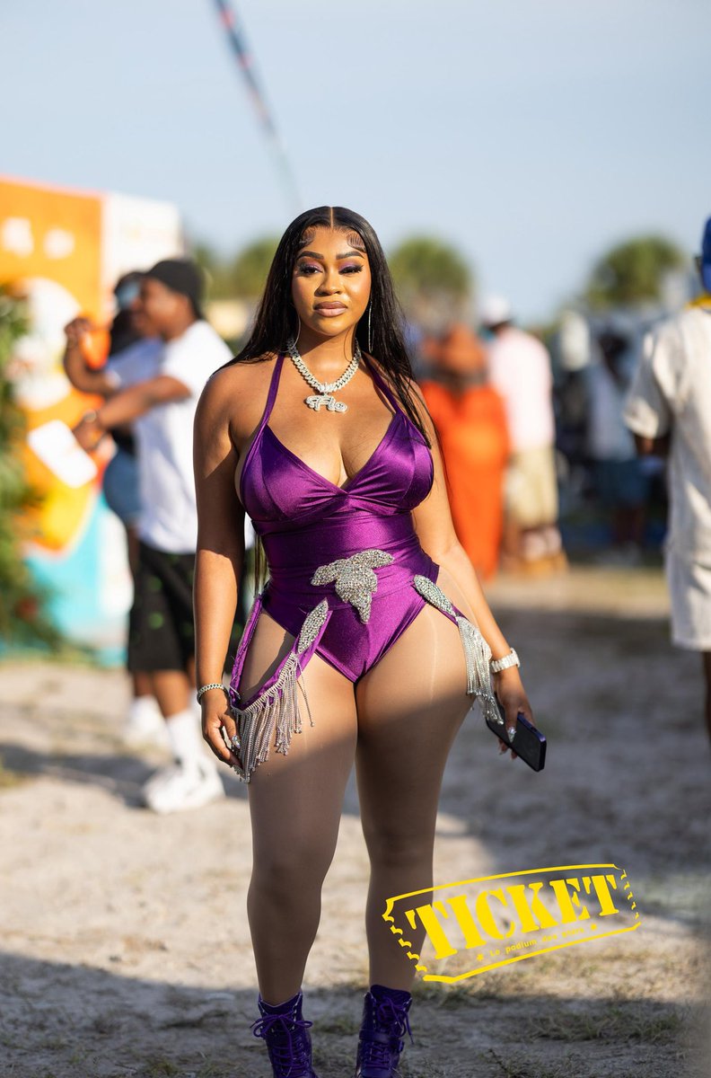 Florence à SumFest 2025

#SumFest25 #Tickettoupatou
.
.
🎥📸: @amazanphotography