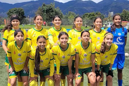 JAVIER O MANTILLA (@jextratiempo) on Twitter photo 🇸🇹 Santander jugará mañana ante Bogotá por el título 🏆nacional de fútbol ⚽️ de la categoría Sub 13 Femenina.
El Dt de esta Selección es Diego Vega <a href="/DifutbolOficial/">Difutbol Colombia</a> <a href="/indersantander/">Indersantander</a> <a href="/santanderLSF/">Liga Santandereana de Fútbol</a> 🇸🇹 Santander jugará mañana ante Bogotá por el título 🏆nacional de fútbol ⚽️ de la categoría Sub 13 Femenina.
El Dt de esta Selección es Diego Vega <a href="/DifutbolOficial/">Difutbol Colombia</a> <a href="/indersantander/">Indersantander</a> <a href="/santanderLSF/">Liga Santandereana de Fútbol</a>