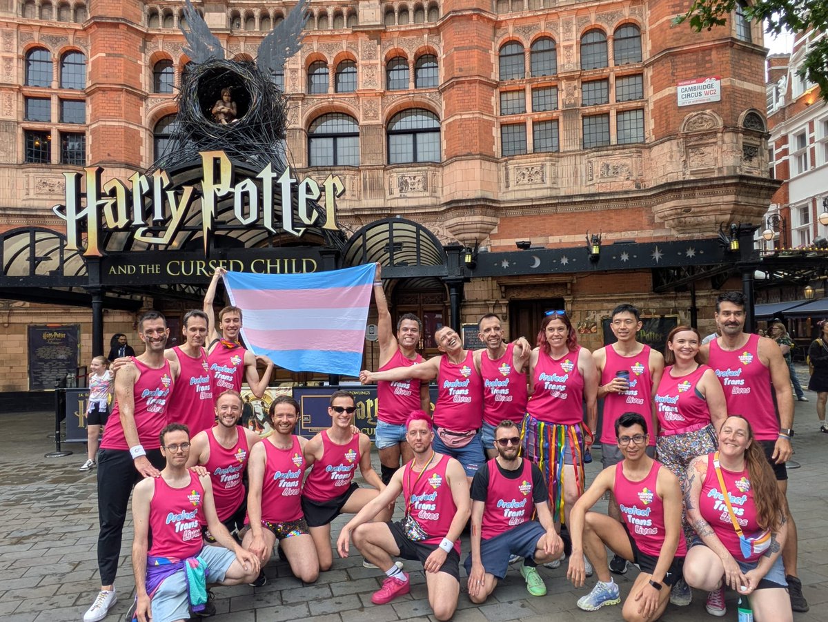 Alex_Scurr's tweet photo. Starting our Pride right. Couldn't think of a more perfect spot to Flashmob, dancing to Trans artists to celebrate Pride! https://t.co/sXEfsKFB0y
