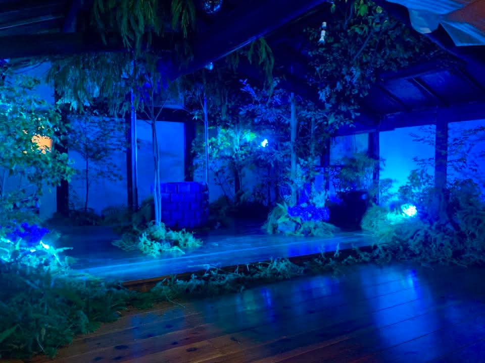 mupararan's tweet image. 空の会「いったりきたり」公演御礼。
京都 太秦 古心庵に炎天下のなかおいでいただいたお客様、役者、スタッフほんとうにありがとうございました。久しぶりに劇の本質をまざまざとみえて、生きる力が湧いています。いま、ここ、が縁になって輝いた舞台になりました。意図せずに室内の野外劇でした