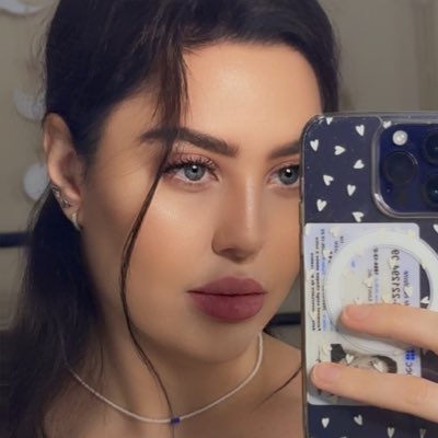 lanamsultan's tweet image. #DarkHairDontCare 🖤