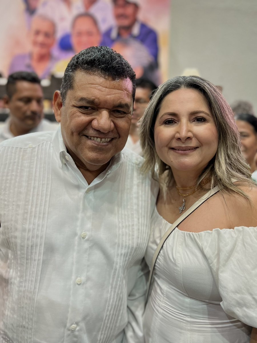 SNE_Tabasco's tweet photo. El día de hoy nuestra Directora General, la Mtra. @VZarrabal y personal del Servicio Estatal de Empleo, acompañaron al Gobernador @TabascoJavier, en la presentación del 2º Informe Trimestral 2025. https://t.co/GgS8v1BjAN