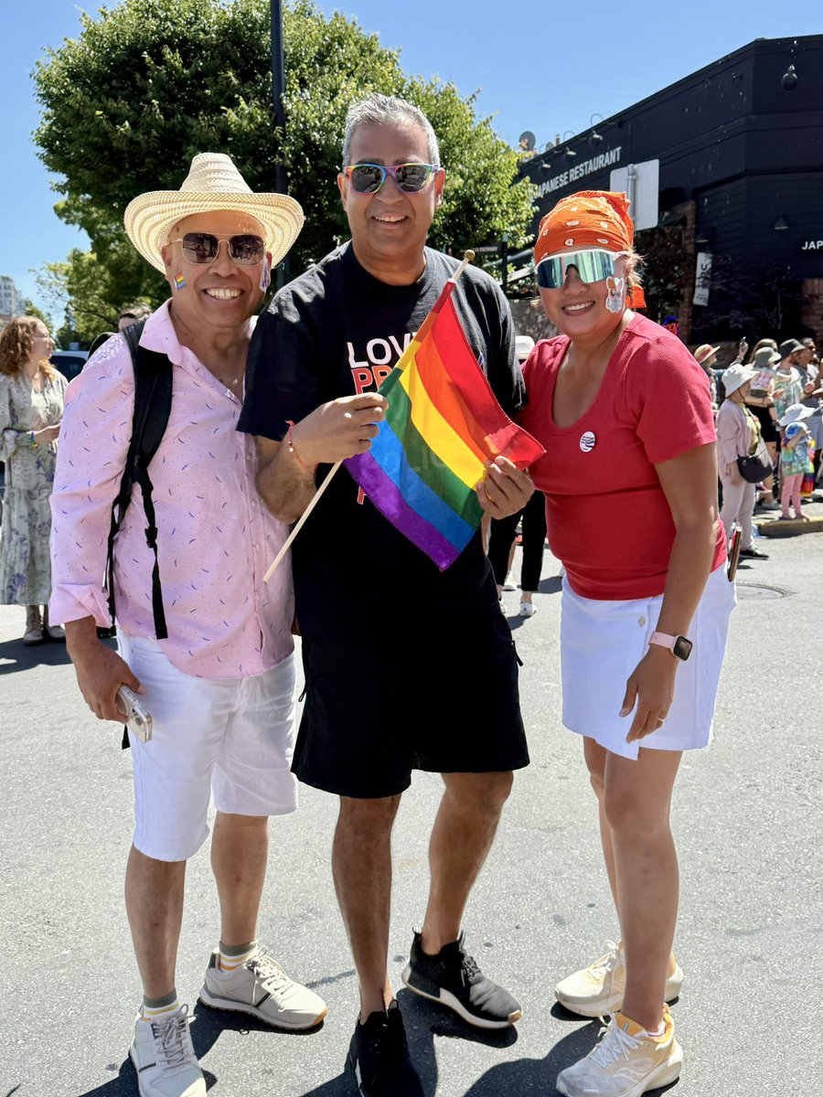 ChiefManak's tweet photo. A beautiful day for the 2025 Pride Parade in downtown Victoria. Nice to see the large crowds lining the streets &amp; cheering. Love the positive energy &amp; good vibes. @vicpdcanada proud to join @gvpdac and @OutOnPatrol. Thanks to the VicPD officers for keeping everyone safe. https://t.co/Y40maTGzFW