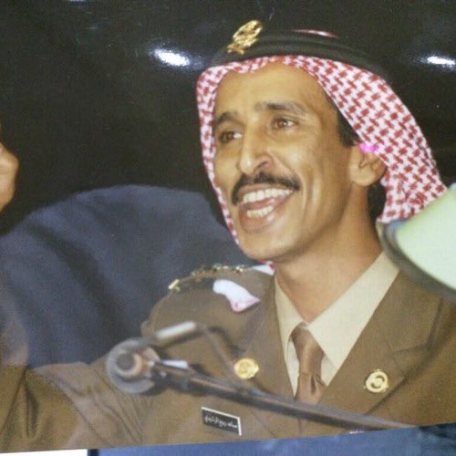 ريشة مساعد الرشيدي (@re_musad) on Twitter photo بلّغ طويلين السنام السلاما
وبلغ قصيرين المدارك بثنتين
مانكبر الا في عيون النشاما
ولا نصغر الا في عيون المساكين بلّغ طويلين السنام السلاما
وبلغ قصيرين المدارك بثنتين
مانكبر الا في عيون النشاما
ولا نصغر الا في عيون المساكين