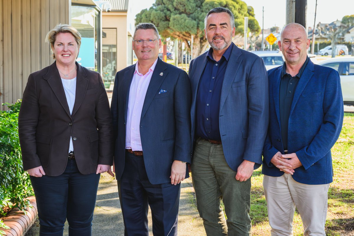 Good to welcome the incoming Victorian RSL State President, Dr Mark Schroffel, to Gippsland to discuss issues impacting veterans and their families.
  
#lovegippsland