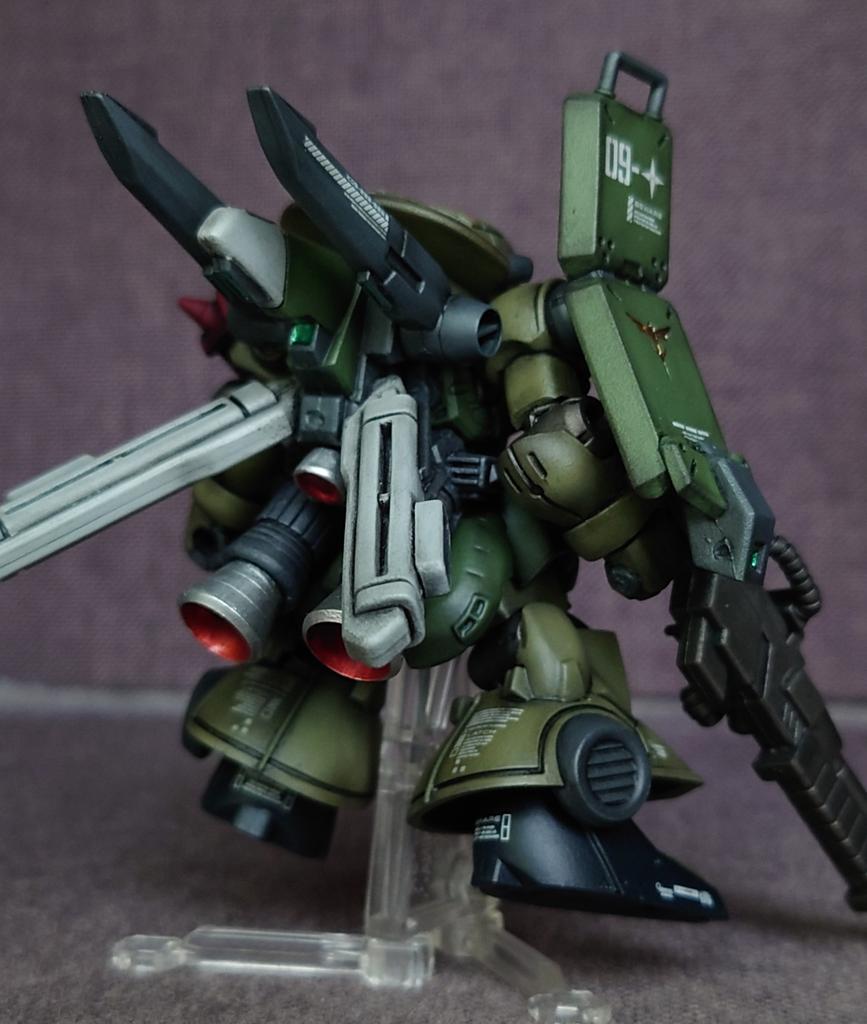 #モビルスーツアンサンブル
#筆塗り
結局緑になりました。
高機動型ギラドーガ、になるのかしら？