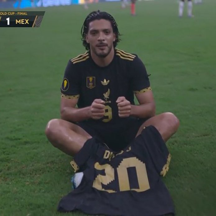 Beautiful tribute from Raúl Jiménez ❤️