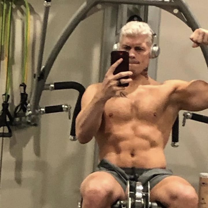 rhodesdagoat's tweet image. “it’s just a muscular man” but it’s cody rhodes taking selfies in the mirror.