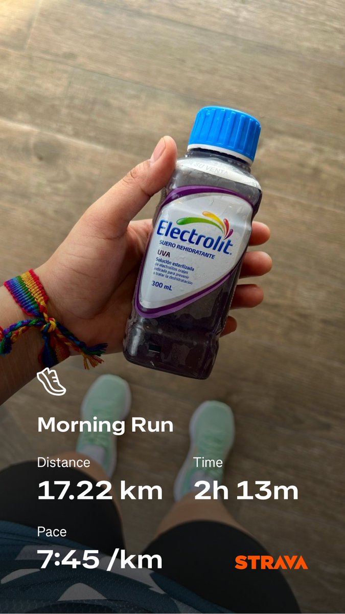 Estoy entrenando para mi primera media maratón (21K) ahora en mi entreno hice mis primeros 17 kilómetros en 2 horas y 13 minutos, jamás me había sentido tan viva, el running, el gym y la terapia me salvaron. 🥰❤️‍🩹