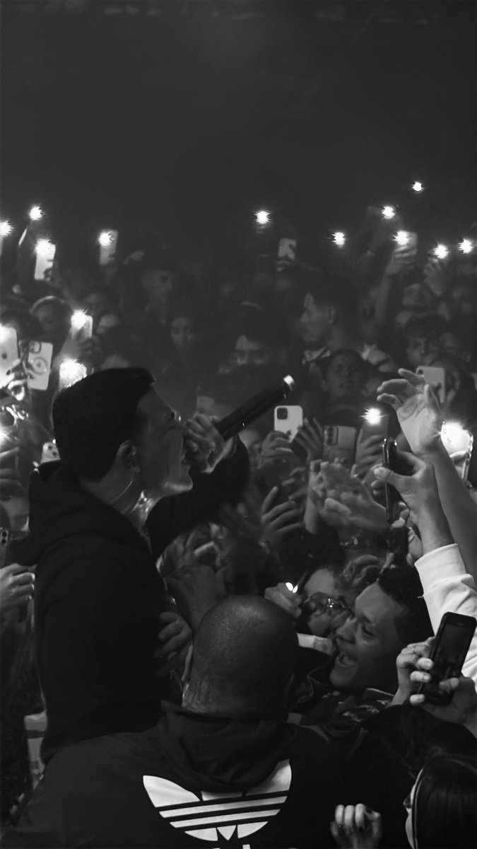 Boavent__'s tweet image. Filho da lua 🌒