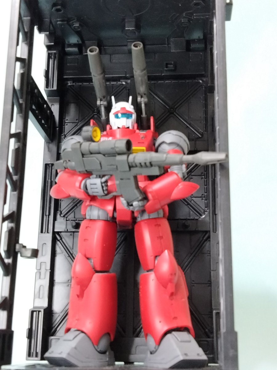 agira2014's tweet image. #ガンキャノンの日
ドアン島ガンキャノンの2機目が完成。先に完成していたハヤト機と並べて撮影。特に何にも考えないでパチ組しただけなんですが、MSは増えるだけで嬉しくなります。
#ガンプラ
#ククルス・ドアンの島