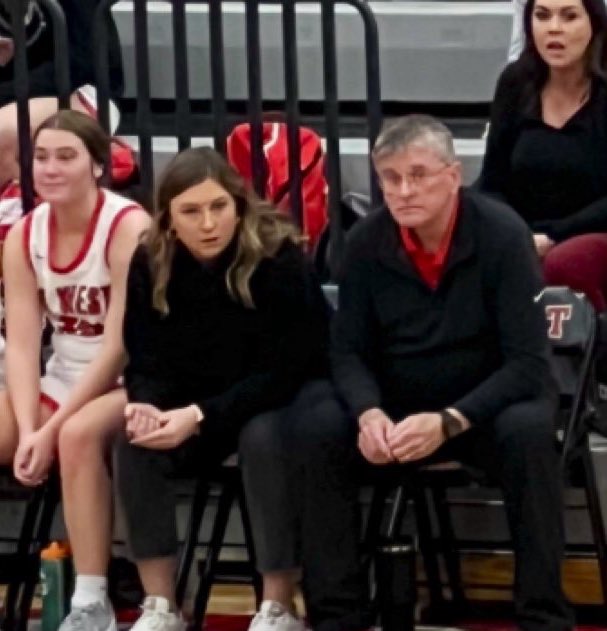Sunflower Smack Show (@sunflowersmack) on Twitter photo Get to know <a href="/BVW_GirlsBball/">BVW Girls Basketball</a> new HC 🏀 <a href="/ogle_maddie/">Coach Ogle</a> ‼️
A <a href="/BaldwinGirlsBB/">Baldwin Basketball</a> alum, she visits w/TOTO to talk about what excites her most, her background & more‼️🎙️🎙️<a href="/BVWestJAGS/">BVW Jaguar Athletics</a>
🎙️Spotify➡️ open.spotify.com/episode/01Vxsx…
🎙️SoundCloud ➡️ on.soundcloud.com/8UAdGfozmqxgNW… Get to know <a href="/BVW_GirlsBball/">BVW Girls Basketball</a> new HC 🏀 <a href="/ogle_maddie/">Coach Ogle</a> ‼️
A <a href="/BaldwinGirlsBB/">Baldwin Basketball</a> alum, she visits w/TOTO to talk about what excites her most, her background & more‼️🎙️🎙️<a href="/BVWestJAGS/">BVW Jaguar Athletics</a>
🎙️Spotify➡️ open.spotify.com/episode/01Vxsx…
🎙️SoundCloud ➡️ on.soundcloud.com/8UAdGfozmqxgNW…