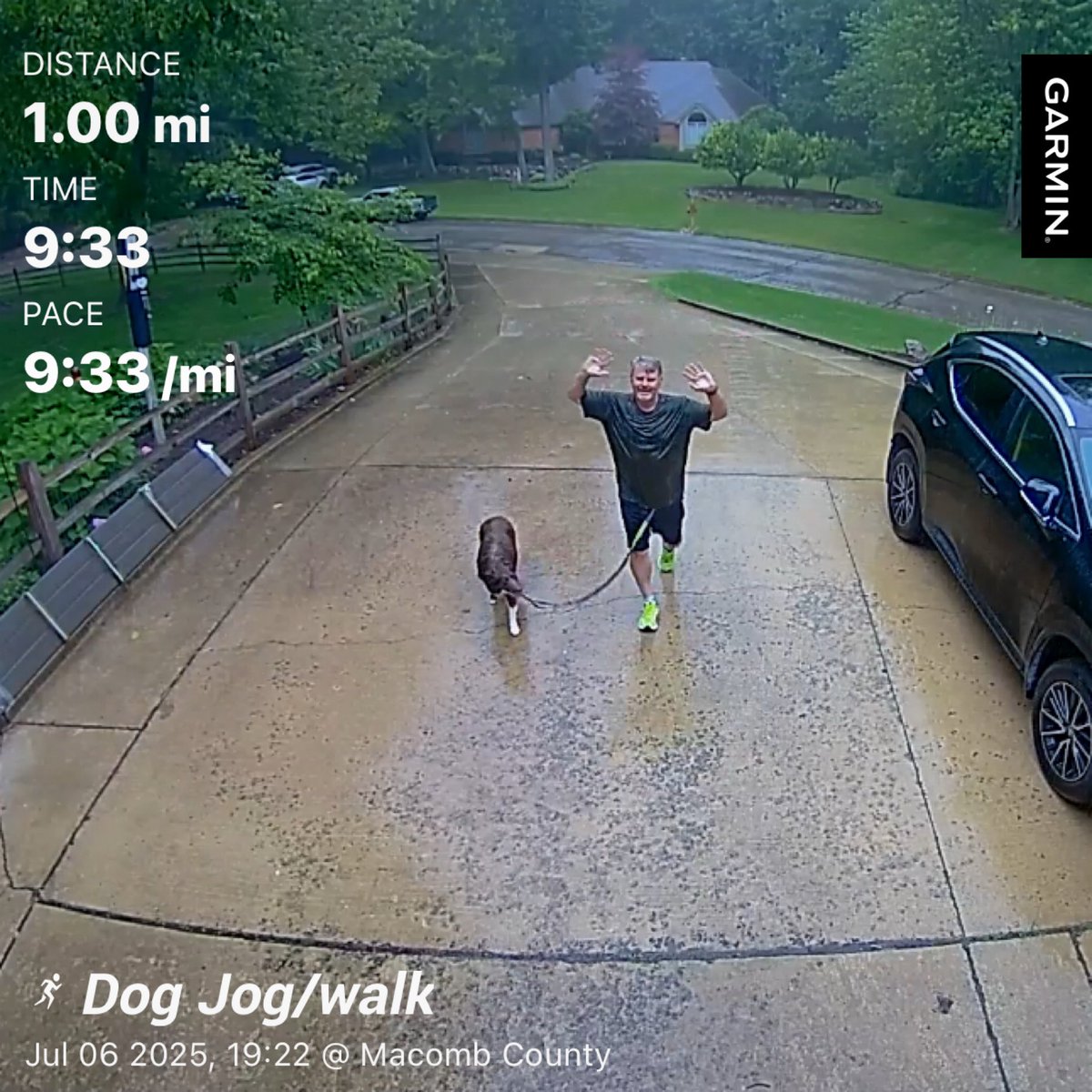 I was hoping to do 2+ miles before the rain... But the skies decided to open up at 0.70 miles. I guess, something is better than nothing. 🤷🏼‍♂️

#run #running #walk #exercise #dog #bordercollie <a href="/ring/">Ring</a> <a href="/Garmin/">Garmin</a> <a href="/GarminFitness/">Garmin Fitness</a> <a href="/Saucony/">Saucony</a>