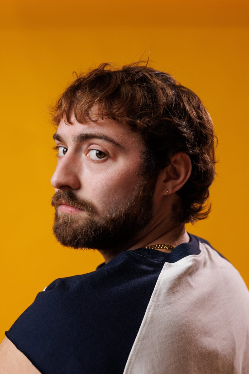 Noah Floersch releases bartending anthem "Somethin' Bout A Beer" melodicmag.com/news/noah-floe…