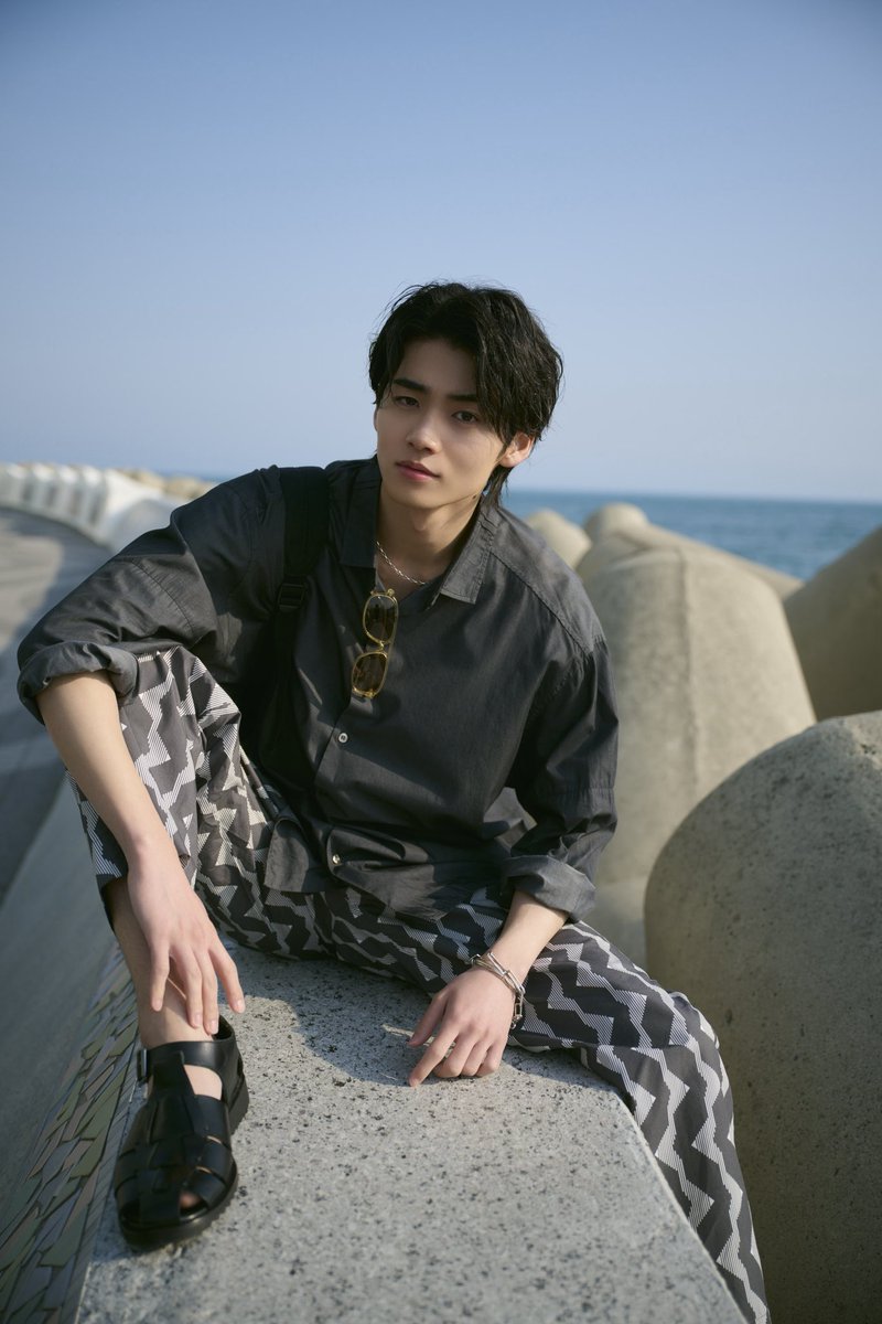 井内悠陽1st写真集を 10月10日に発売させていただけることになりました