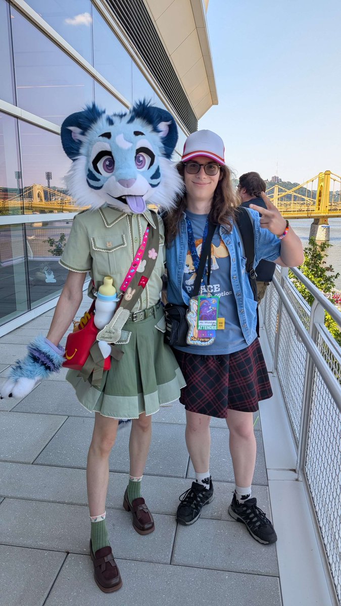Mia W. 🇺🇸🏳️⚧️ (@miadicringio) on Twitter photo Got the honor to hug and snap a pic with this cutie <a href="/KayKlinck/">Klinck 🔜 AC</a> on the last day of AC~ :3 Got the honor to hug and snap a pic with this cutie <a href="/KayKlinck/">Klinck 🔜 AC</a> on the last day of AC~ :3