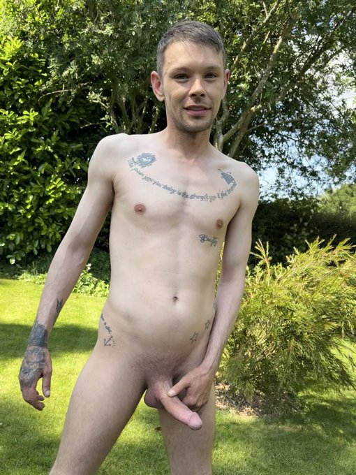Watch Harri Oakland's leaked NSFW photo on TwXstars