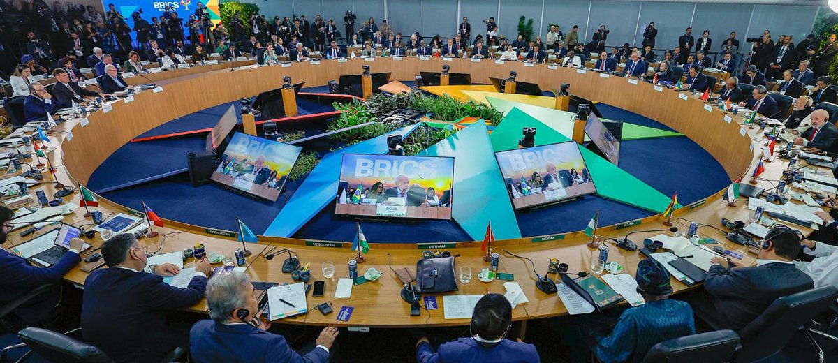 Lula (@lulaoficial) on Twitter photo Sediamos, na tarde deste domingo (6), sessão plenária com os países membros e convidados do BRICS. Neste encontro, celebramos a expansão histórica do bloco e reforçamos o compromisso com um mundo mais multipolar, justo e pacífico. A presença de novos países parceiros fortalece a Sediamos, na tarde deste domingo (6), sessão plenária com os países membros e convidados do BRICS. Neste encontro, celebramos a expansão histórica do bloco e reforçamos o compromisso com um mundo mais multipolar, justo e pacífico. A presença de novos países parceiros fortalece a